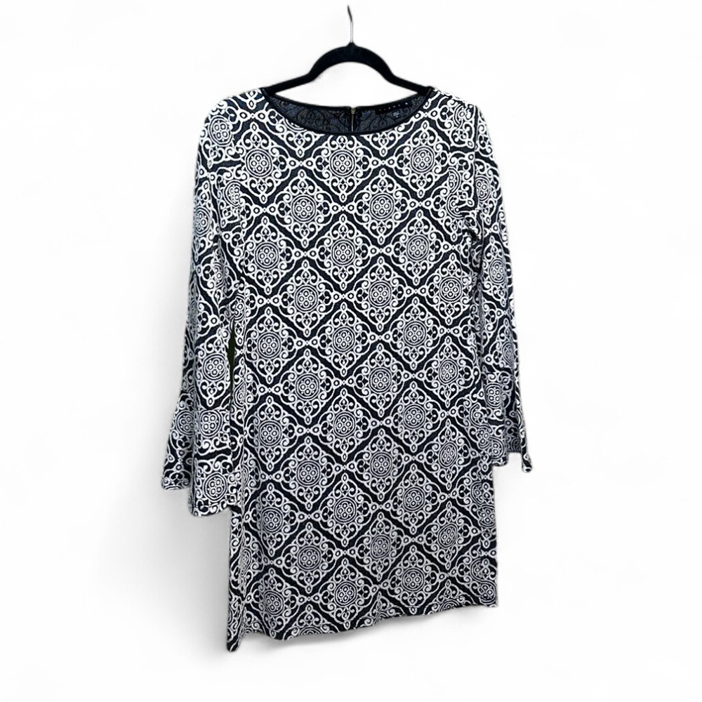 Tiana B. Textured Elegant Long Sleeve‎  Dress. Size 4